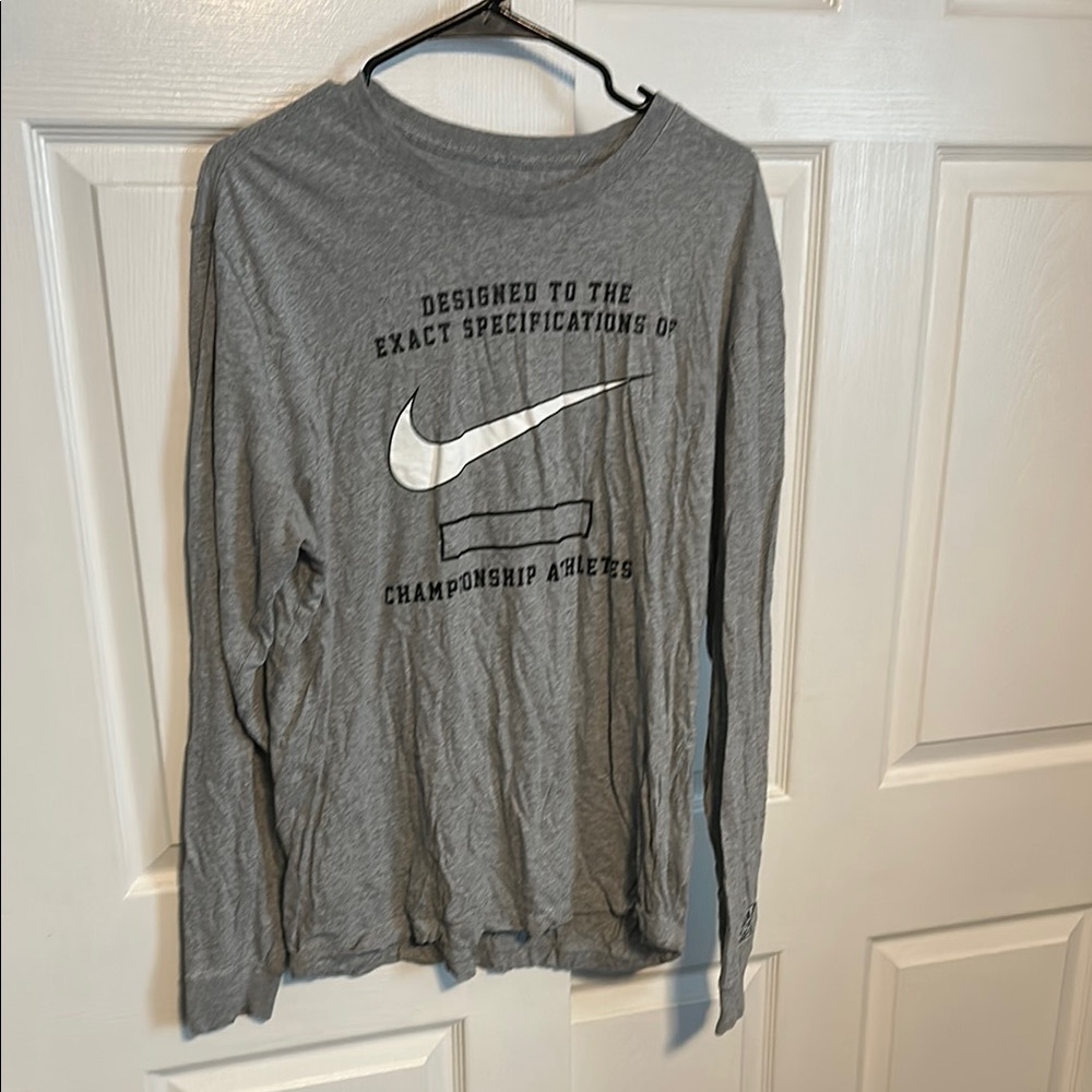 Nike Heather Gray Long Sleeve Tee